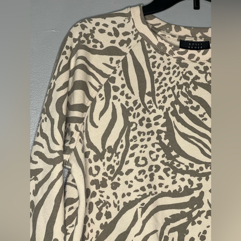 Kelly Reneé - Women’s Sweater - Picture 2 of 4